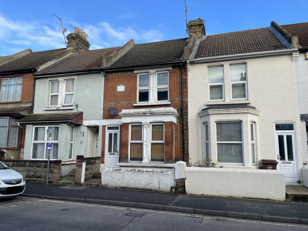 Lot: 1 - HOUSE IN NEED OF IMPROVEMENT -